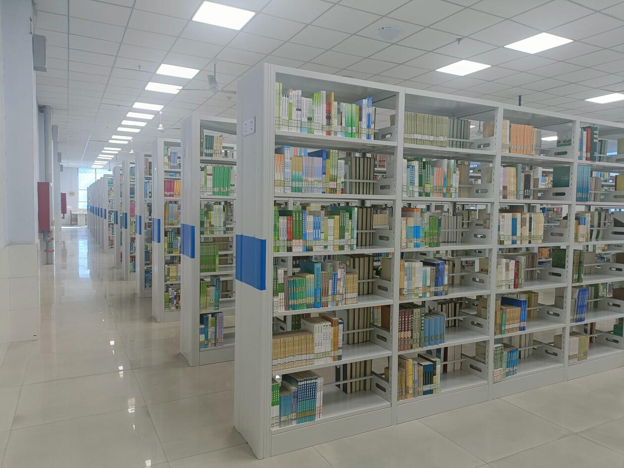 图书馆圆满完成书籍验收盘点与环境优化工作，全面提升管理服务水平